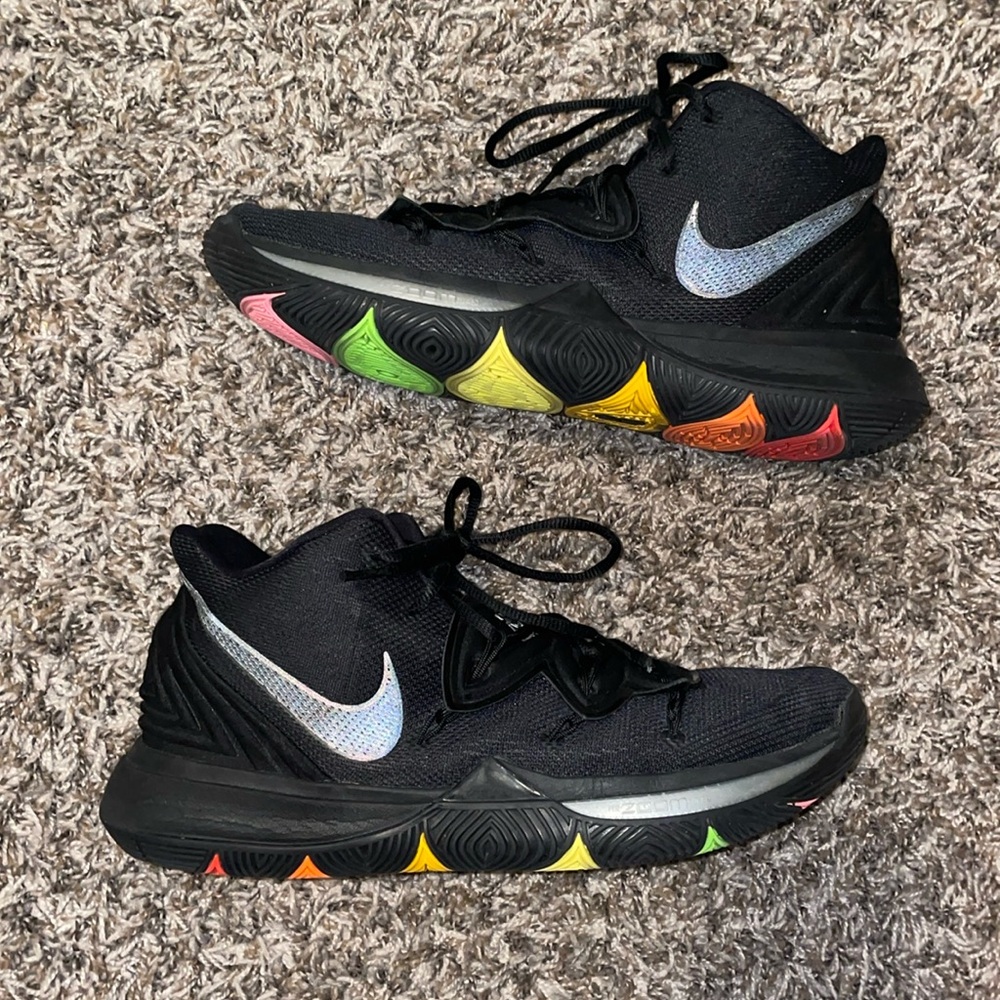 Kyrie 5 rainbow bottom